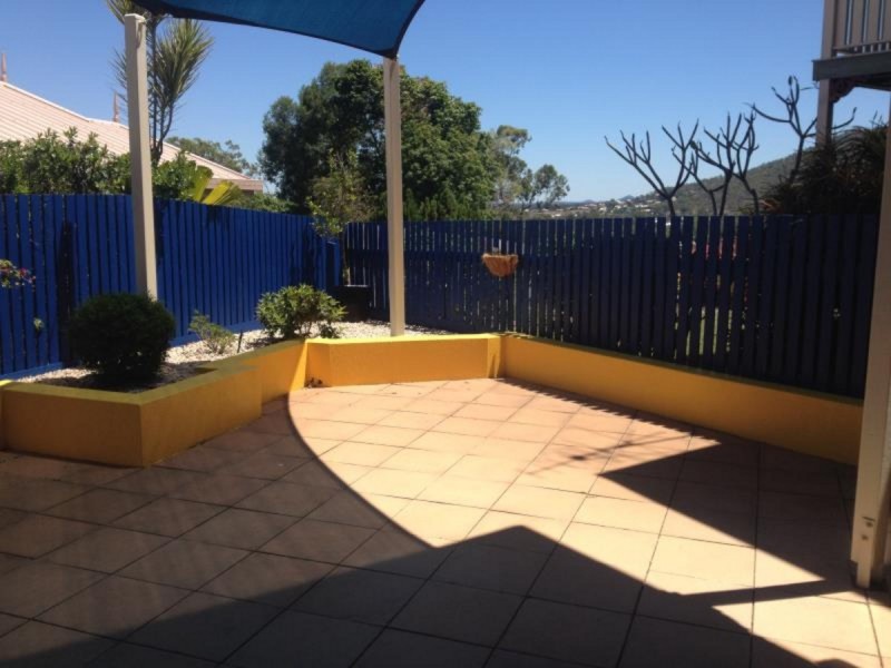 2/24 Forbes Avenue, Frenchville QLD 4701